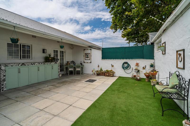 2 Bedroom Property for Sale in Harfield Village Western Cape